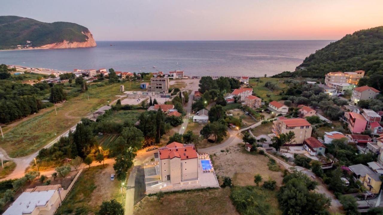 Petrovac Luxury Apartments Queen מראה חיצוני תמונה